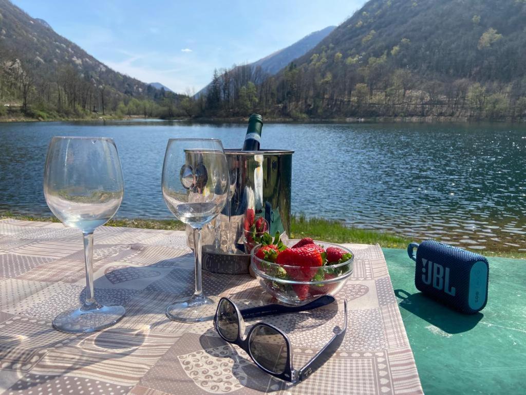 L'Angolino Di Magda: On The Lake-Private Beach! Ghirla Buitenkant foto